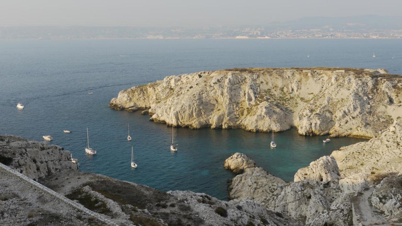 Les Pieds Dans L'Eau Sur L'Ile Du Frioul Apartment Марсилия Екстериор снимка